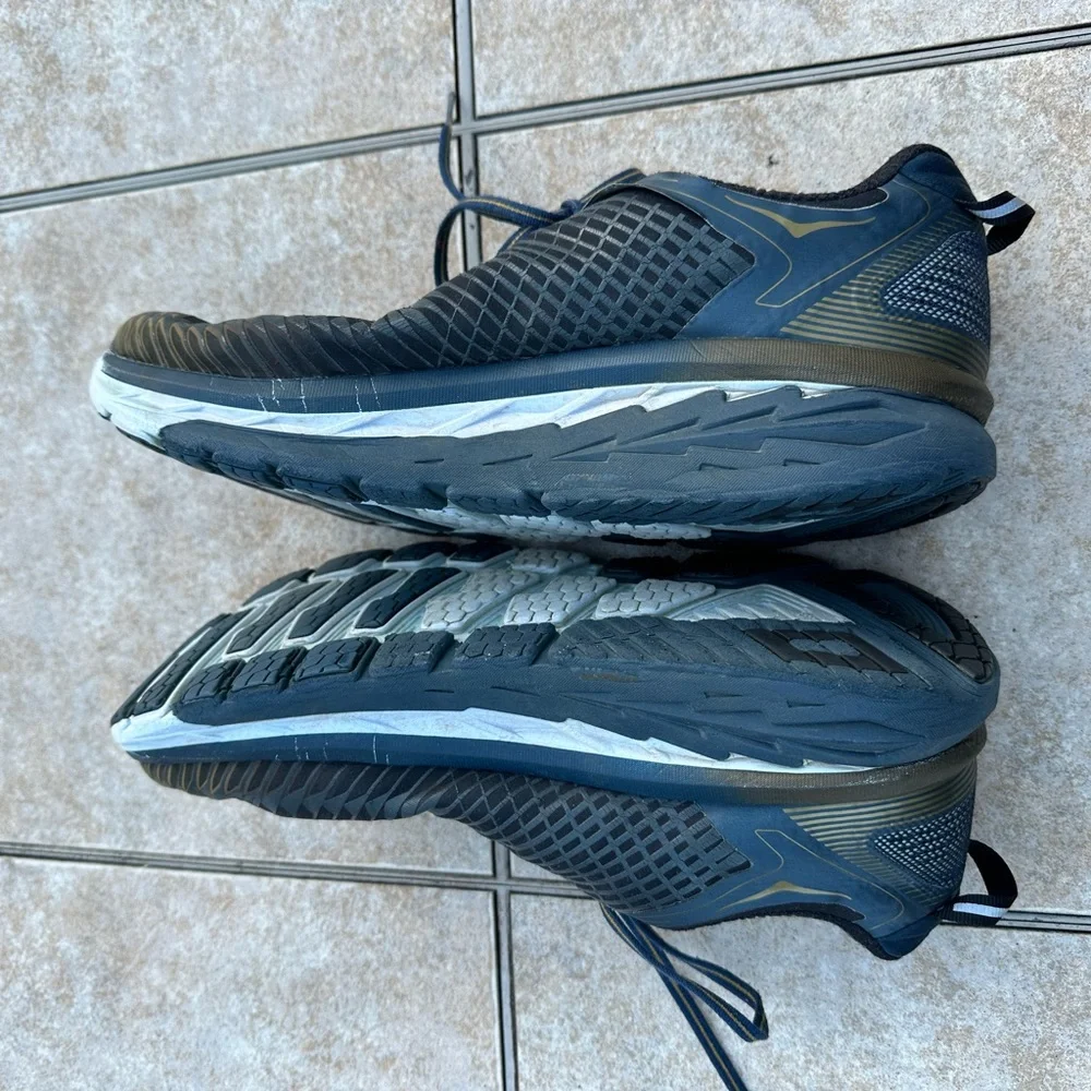 HOKA ONE ONE - M ARAHI MIDNIGHT NAVY/METALLIC GOLD